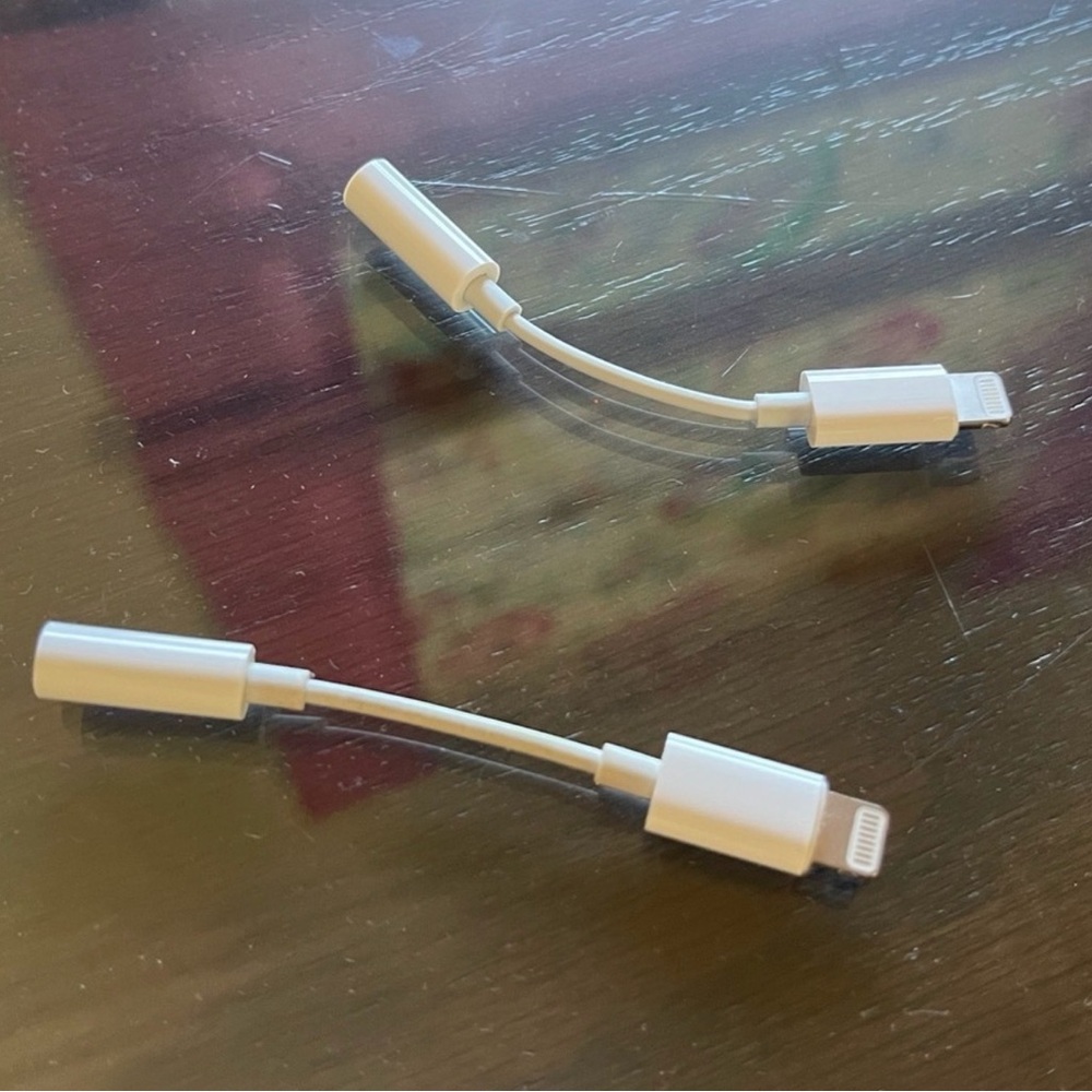 White Audio Adapter - Picture 2 of 5